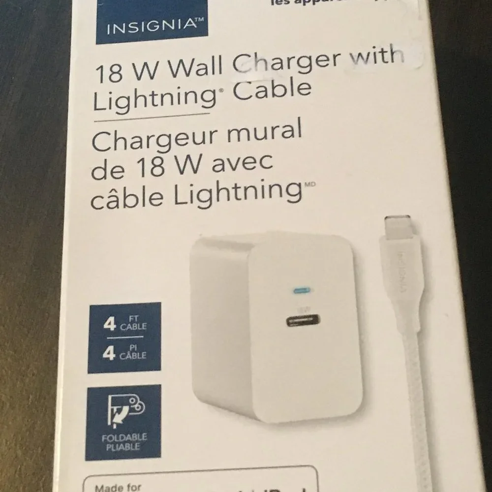 Insignia 18W Wall Charger with Lightning Cable